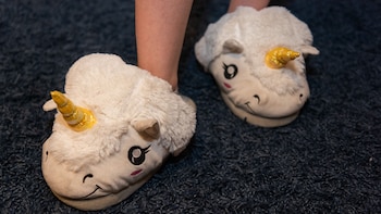 Las divertidas pantuflas de Juan