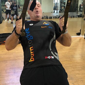 El relator va al gimnasio