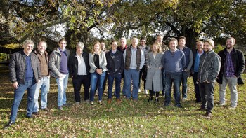 El precandidato presidencial por Consenso