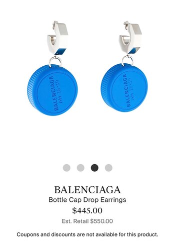 Balenciaga y sus pendientes amigables