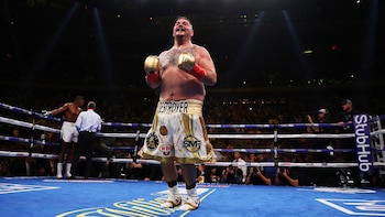 Andy Ruiz celebra su victoria ante Anthony Joshua en el cuadrilátero del Madison Square Garden (AFP)