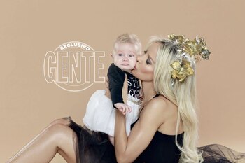 Luciana y Matilda posando para