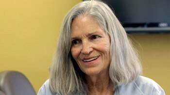 Leslie Van Houten en una