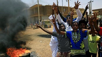 Manifestantes sudaneses relaman por la