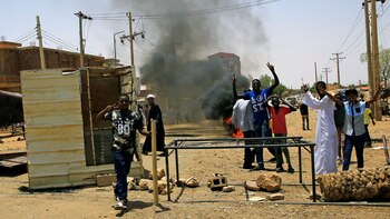 Manifestantes sudaneses reclaman por una