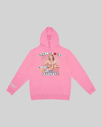 La sudadera cuesta USD 180