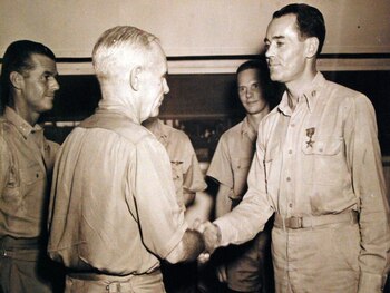 Henry Fonda durante la guerra (Museo Nacional de la Marina de los Estados Unidos/ Flickr)