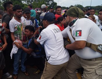Como castigo EEUU impondrá aranceless a México por no parar la migración (Foto: EFE/ Calos López)