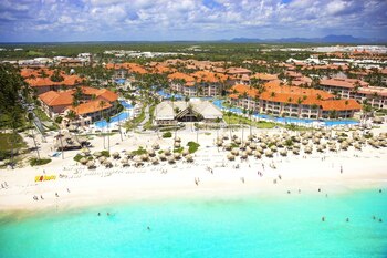 Fotografía del Hotel Majestic Elegance, donde según Tammy fue atacada por un hombre que creyó que la había matado (Foto: especial)