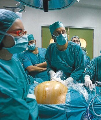 Especialistas advierten sobre no caer en manos de charlatantes o de instituciones que están empezando con la atención a la vida fetal (Foto: @medfetalIBCN).