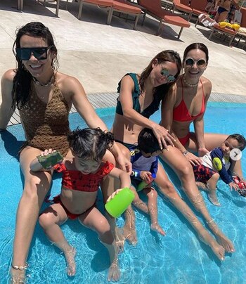 También estuvo acompañada de de