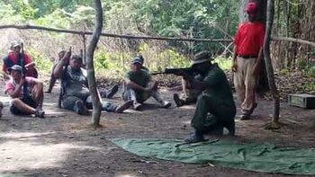 Los civiles son entrenados por