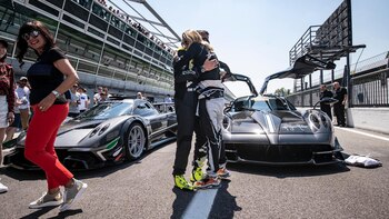 El abrazo entre Pablo Pérez