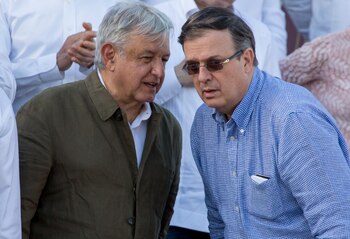 López obrador (izquierda) junto al