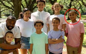 Kenyatta Jones con sus seis