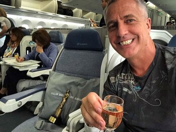 Tras conducir la entrega por