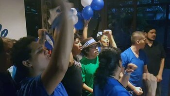 Familiares de presos políticos liberados