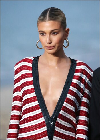 Hailey Baldwin Bieber vio el desfile