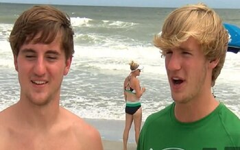 Ethan (a la derecha) y