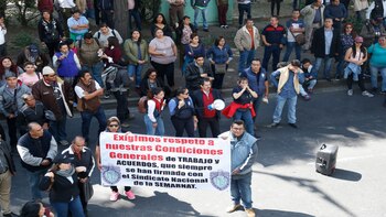 Trabajadores de Semarnat se manifestaron