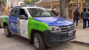 La Policía de la Provincia de Buenos Aires en la puerta del establecimiento