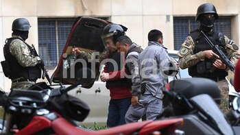 Fuertemente custodiado, Lázaro ingresaba este