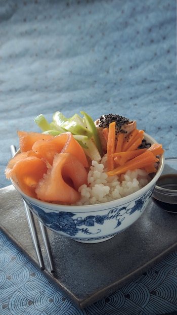 Con salmón ahumado.