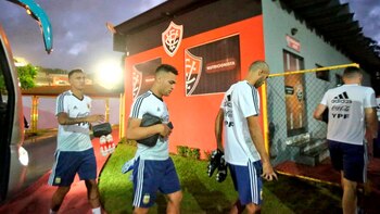 La Selección ingresa al predio