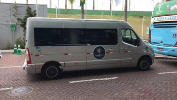 El vehículo donde fueron trasladadas