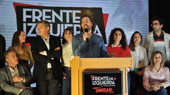 Nicolás del Caño habla durante