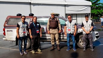 Los enviados argentinos, junto a