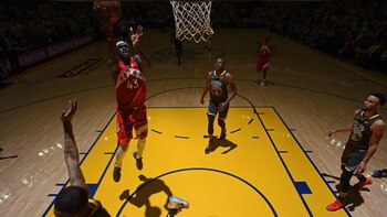 Toronto consiguió el primer título