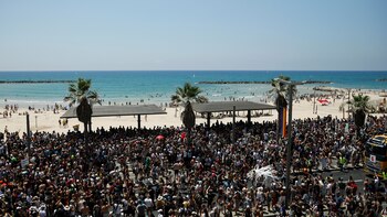 Los congregados marcharon por las