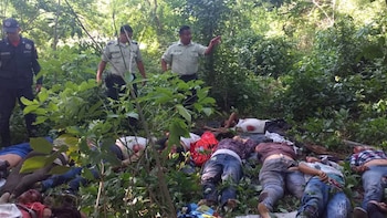 Los cuerpos de las víctimas.