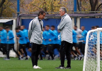 Alfaro y Carlos González, uno