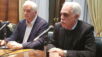 Garade y a la izquierda,