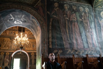 Vasile fue separado de Constantin