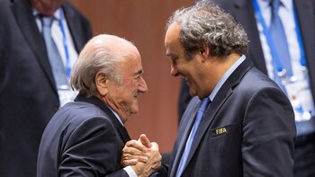 Michel Platini y Joseph S. Blatter