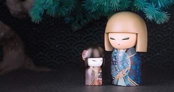 Amika, la muñeca que representa