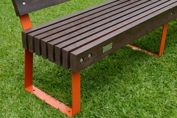 Los bancos de madera de