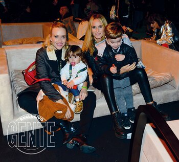 Las amigas Brenda Gandini y Sabrina Rojas, con sus pequeños.