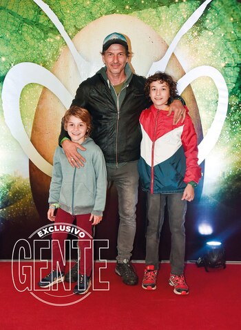 Federico Amador disfrutó de los once actos acrobáticos con sus dos hijos, Ciro (9) y Vito (12).