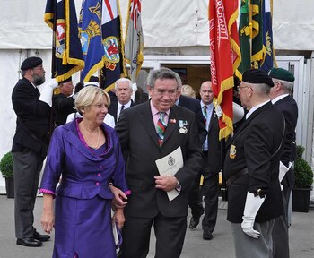 Martin Reed, en primer plano,