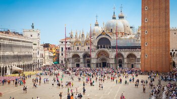 La cantidad y masividad de