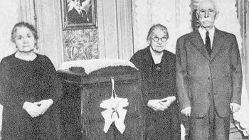 Berta junto a sus amigos