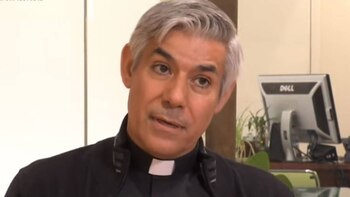 El padre Fabián tiene varios