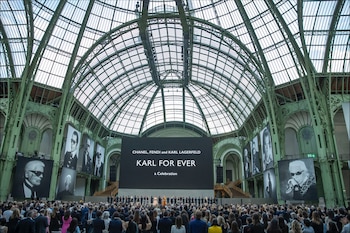 “Karl for ever”, el sentido homenaje en el Grand Palais que le brindaron al káiser.