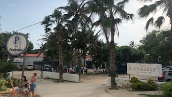 Entrada de Kilymandiaro, el bar