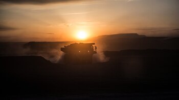 El sol se pone sobre