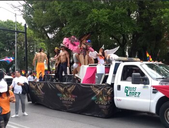 La policía intentó frenar a
